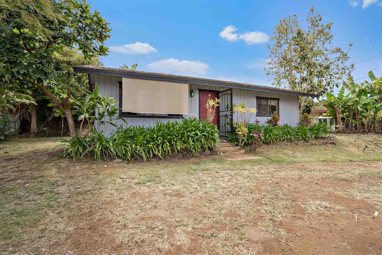 3655 Lower Kula Road Kula, HI 96790 - Photo 28 of 30 a front view of a house with garden