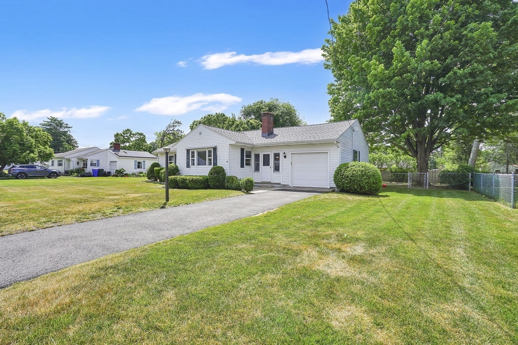 95 Wrenwood Street Springfield, MA 01119 - Photo 2 of 35