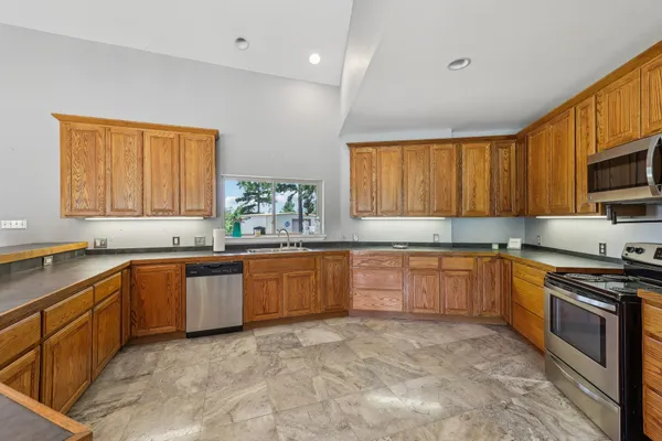 $620,000 | 129 Country Air Drive, Bastrop, TX 78602