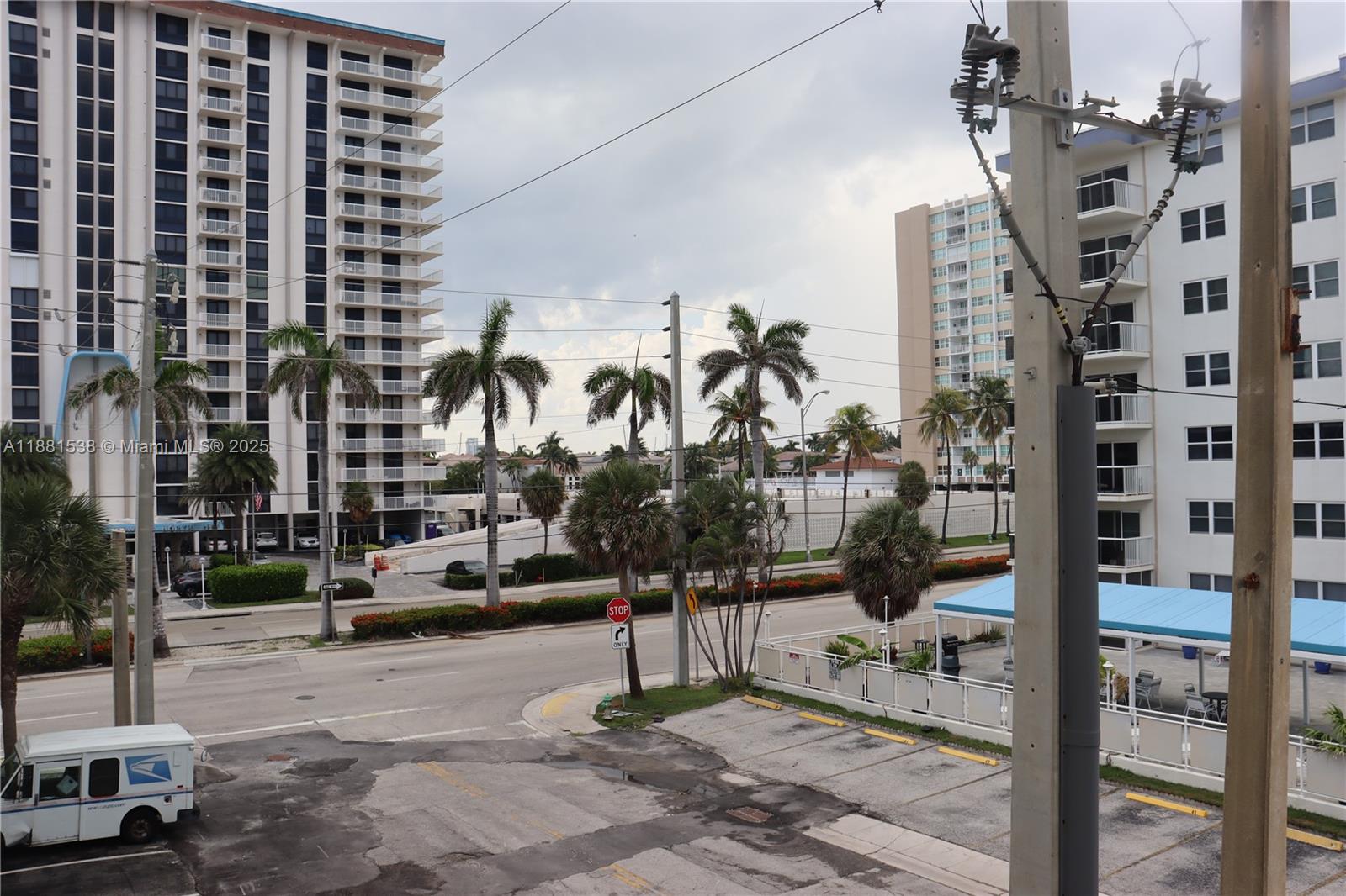 1901 South Ocean Drive, Unit 303 Hollywood, FL 33019 - Photo 24 of 29