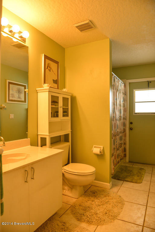 1706 Rustic Way Melbourne, FL 32935 - Photo 15 of 16 Guest Bathroom