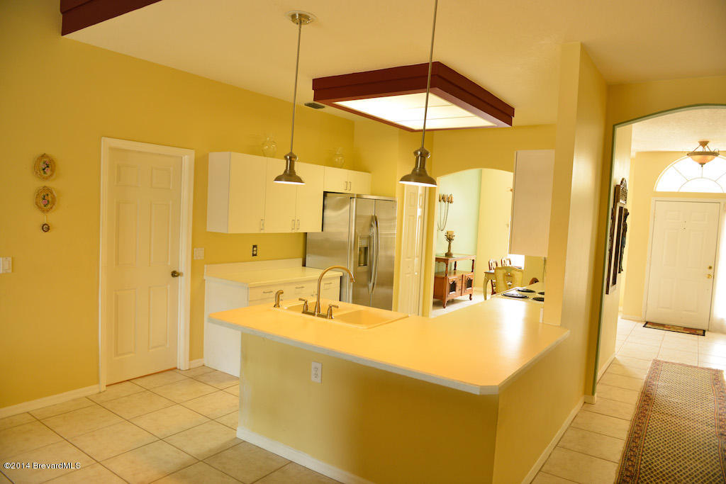 1706 Rustic Way Melbourne, FL 32935 - Photo 3 of 16 Kitchen