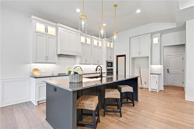 $859,950 | 22415 West 89th Terrace, Lenexa, KS 66227