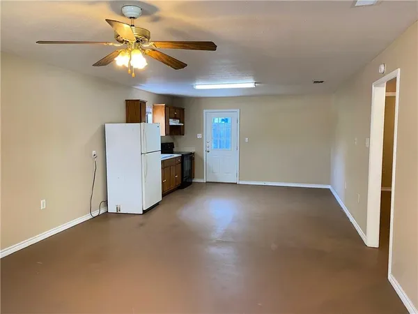 $1,195 | 204 Hall Street, Unit A, Elgin, TX 78621