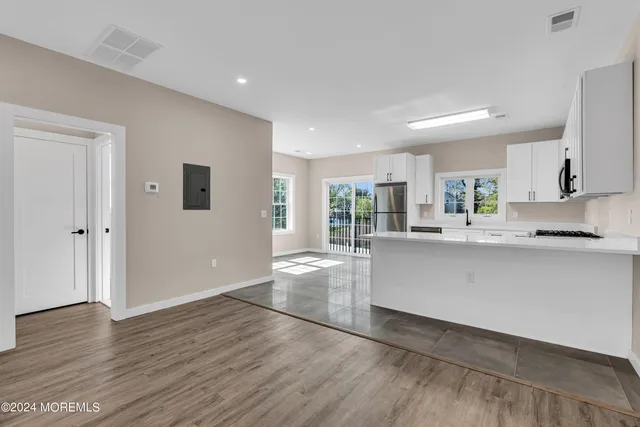 $3,950 | 333 1st Street, Unit 3, Keyport, NJ 07735