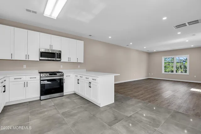 $3,950 | 333 1st Street, Unit 3, Keyport, NJ 07735