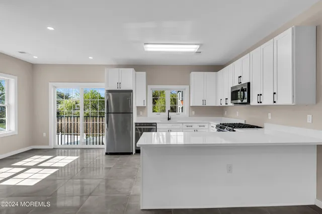 $3,950 | 333 1st Street, Unit 3, Keyport, NJ 07735