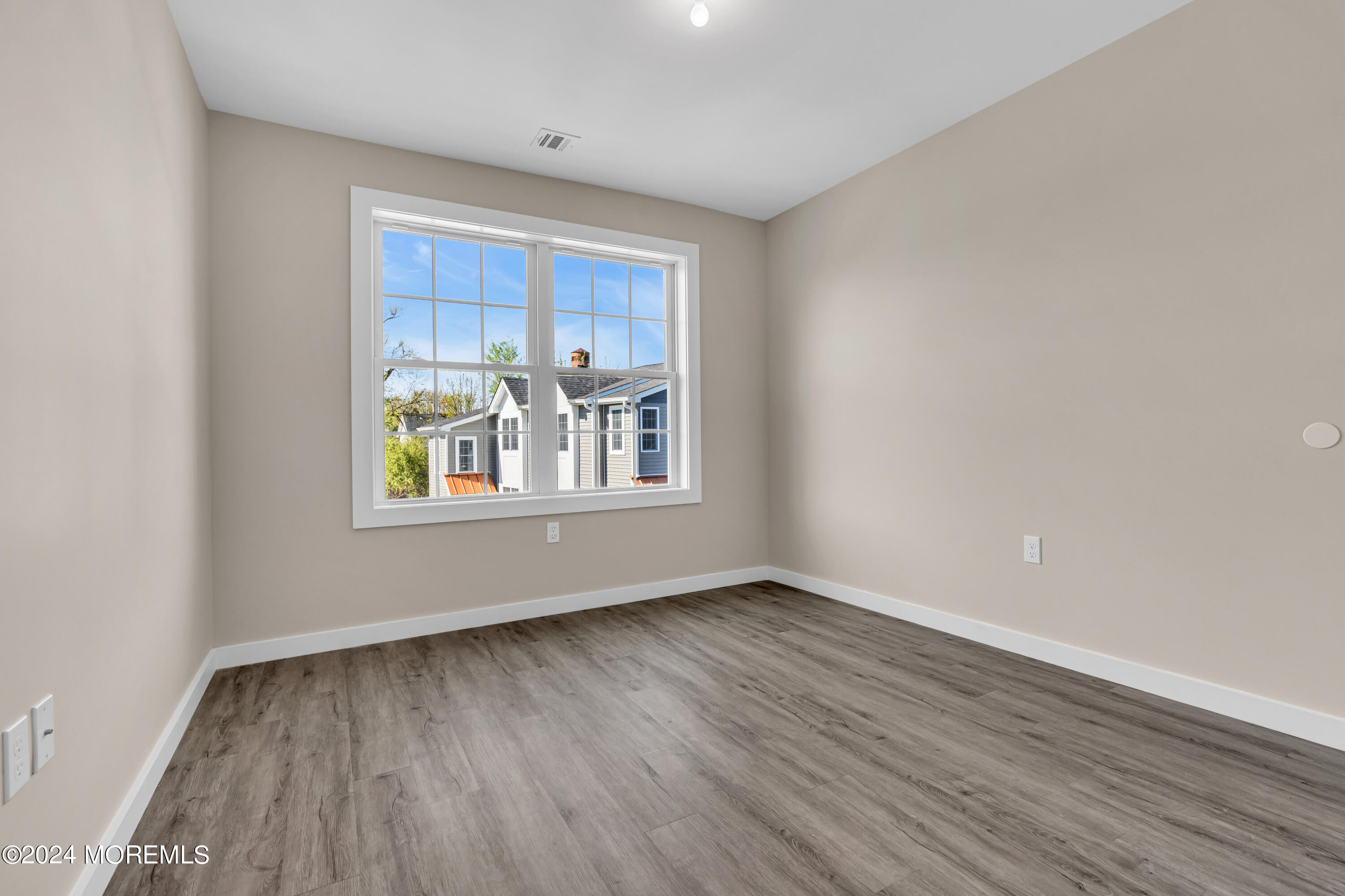 333 1st Street, Unit 3 Keyport, NJ 07735 - Photo 25 of 41 040_dsc09160