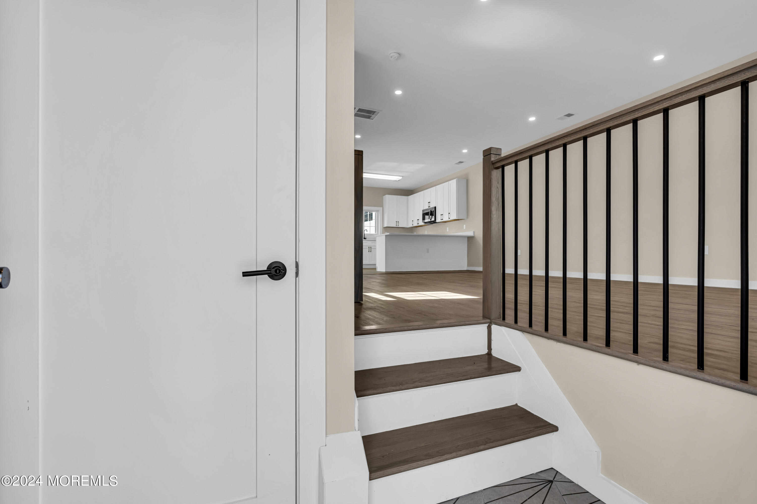 333 1st Street, Unit 3 Keyport, NJ 07735 - Photo 4 of 41 043_dsc09175