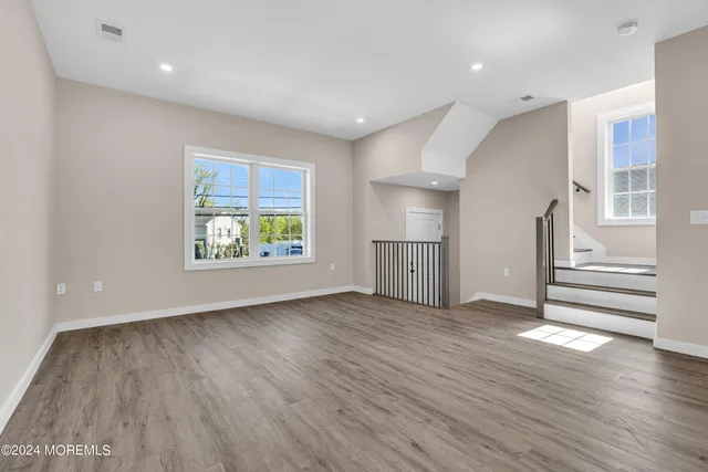 $3,950 | 333 1st Street, Unit 3, Keyport, NJ 07735