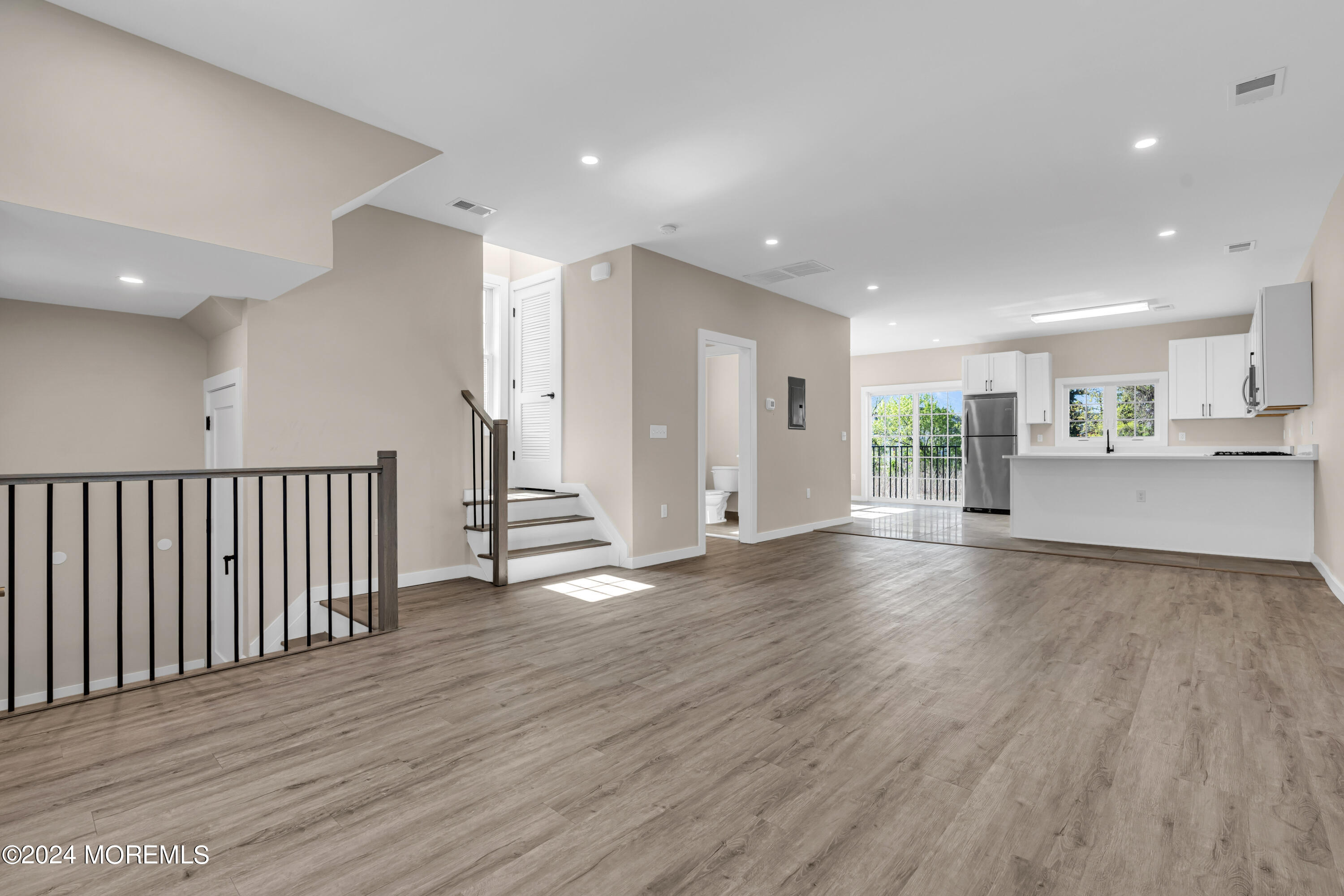 333 1st Street, Unit 3 Keyport, NJ 07735 - Photo 6 of 41 010_dsc08995