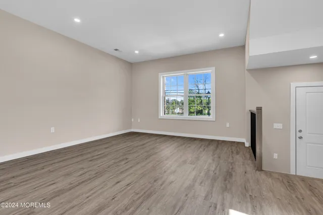 $3,950 | 333 1st Street, Unit 3, Keyport, NJ 07735