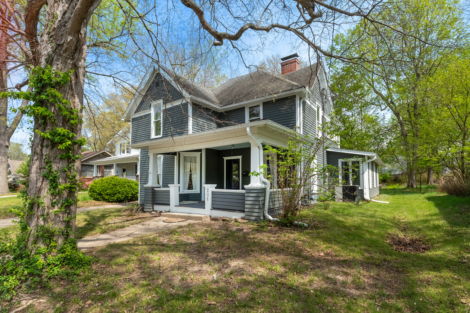201 South Maple Street Carbondale, IL 62901 - Photo 1 of 49