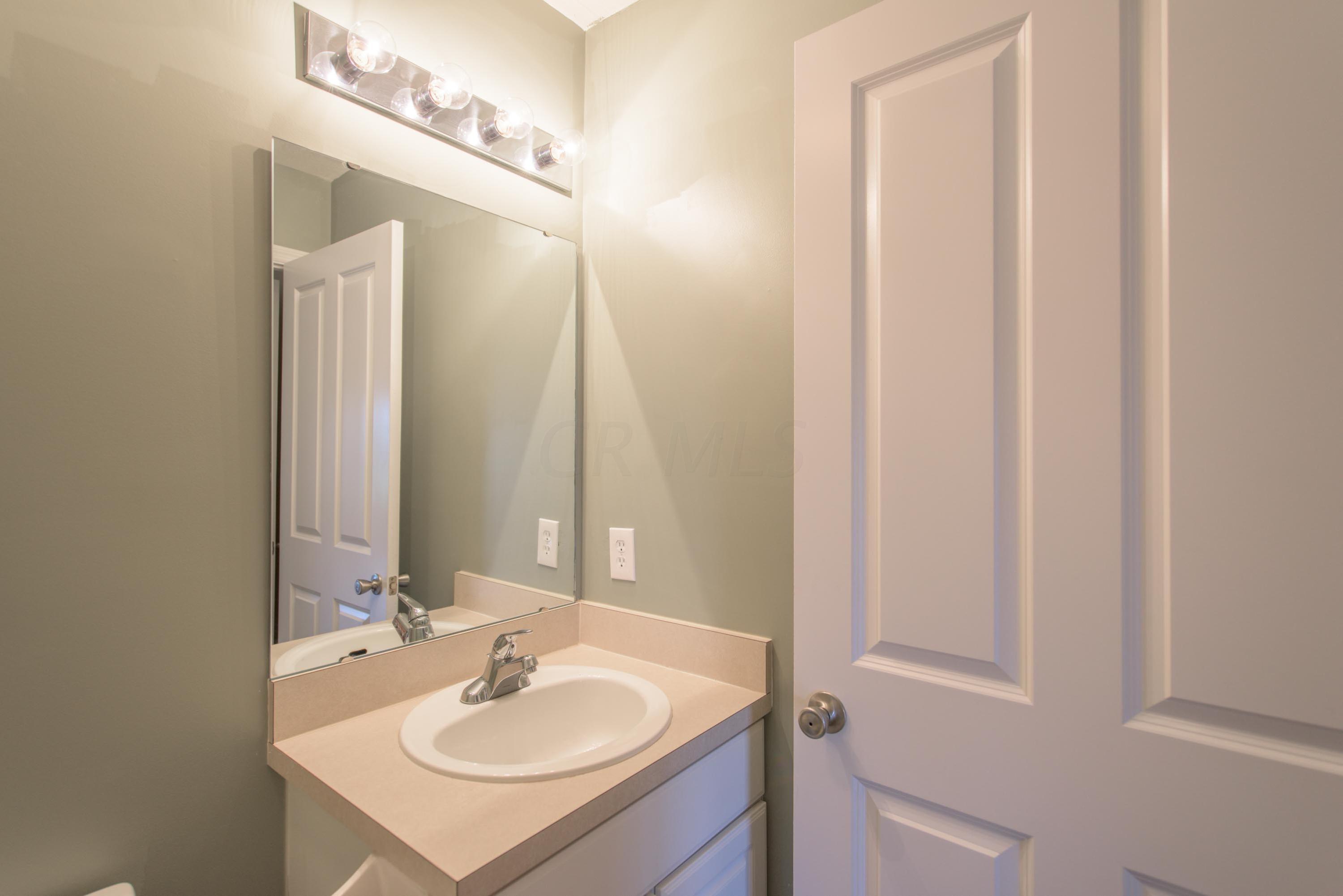 695 Lazelle Road Westerville, OH 43081 - Photo 15 of 34