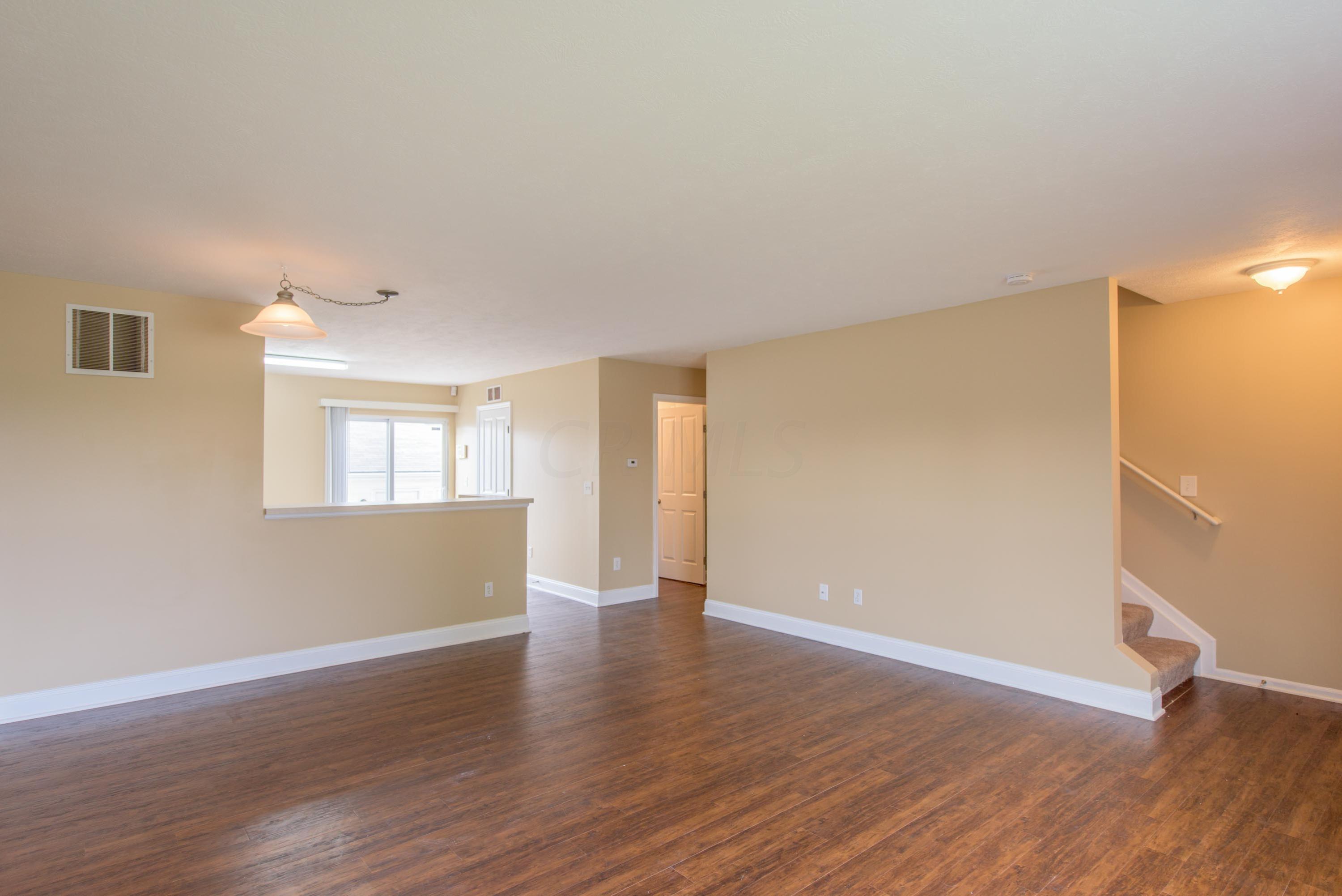 695 Lazelle Road Westerville, OH 43081 - Photo 8 of 34