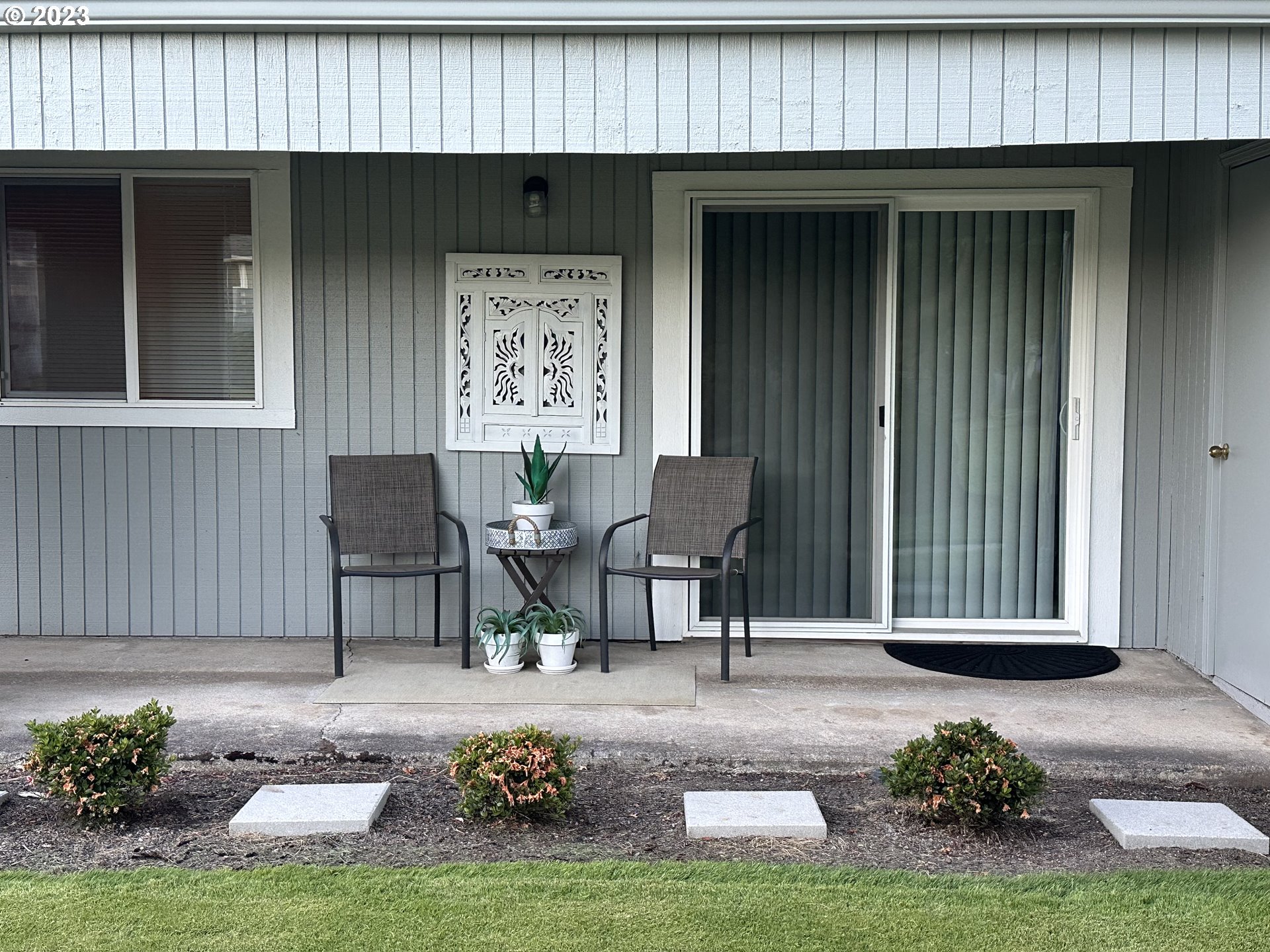 650 Harlow Road, Unit 132 Springfield, OR 97477 - Photo 32 of 36 a view of two chairs in the patio