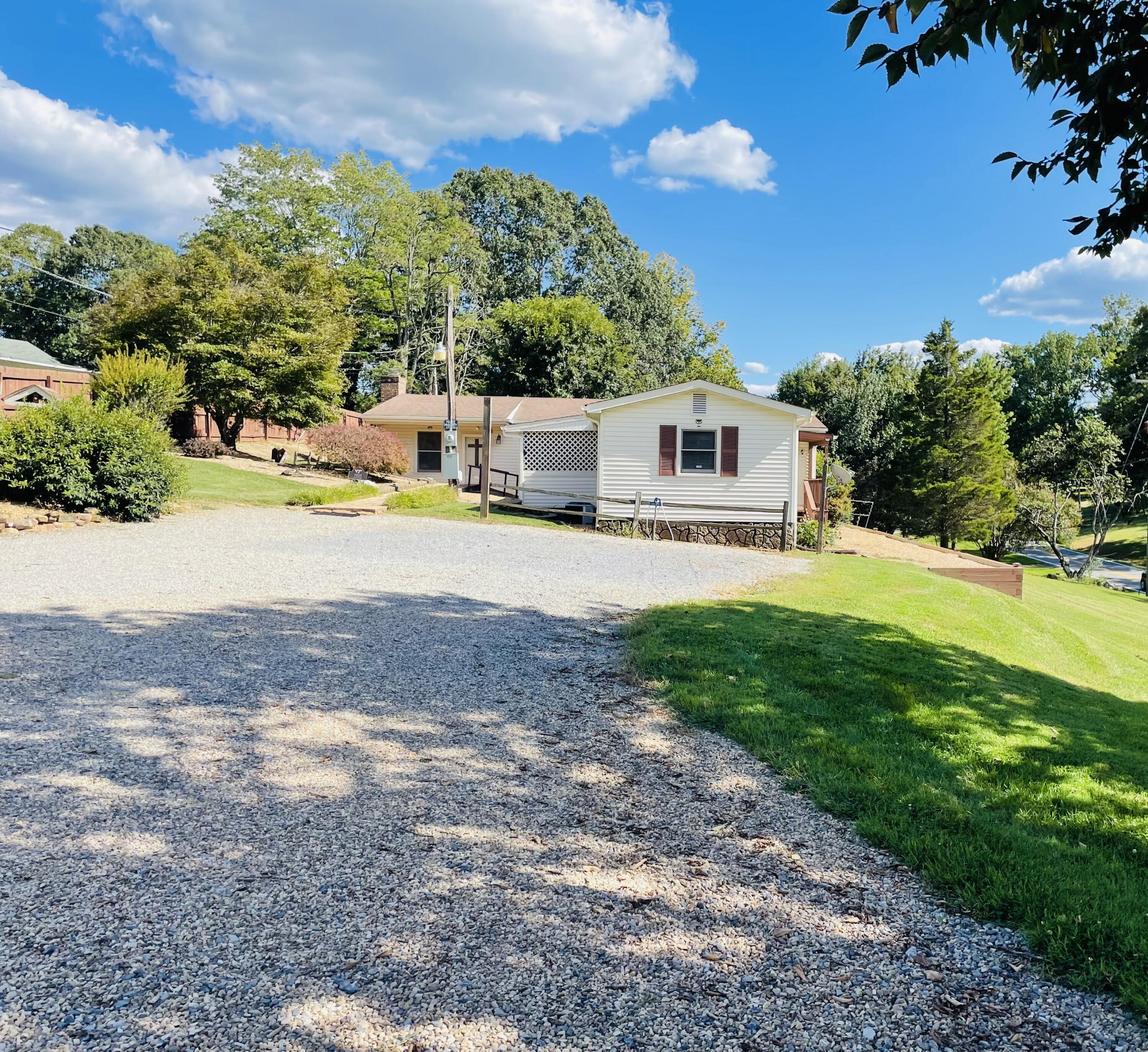 1035 Oyler Road Hardy, VA 24101 - Photo 32 of 50 large driveway