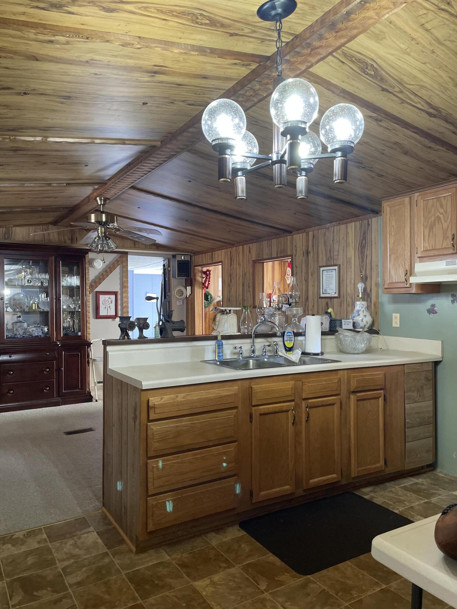 1035 Oyler Road Hardy, VA 24101 - Photo 8 of 50 kitchen/dining room