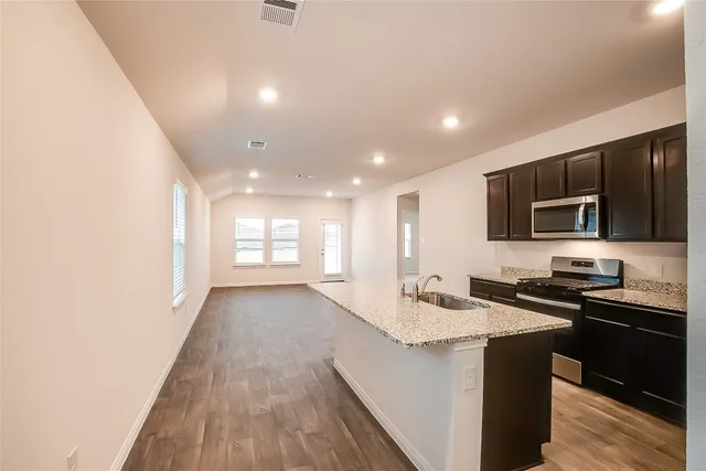 $1,950 | 490 Evergreen Sumac Loop, Kyle, TX 78640