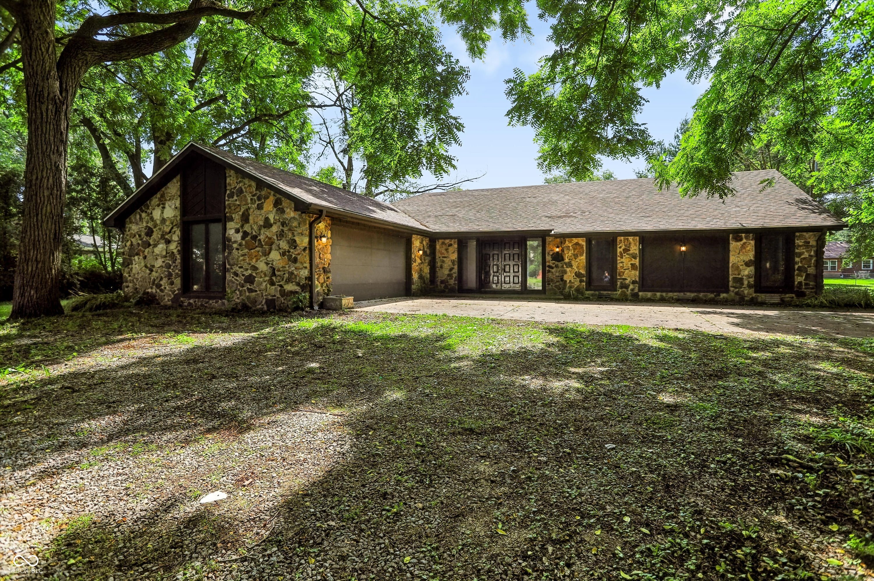 803 Park Road Anderson, IN 46011 - Photo 1 of 48