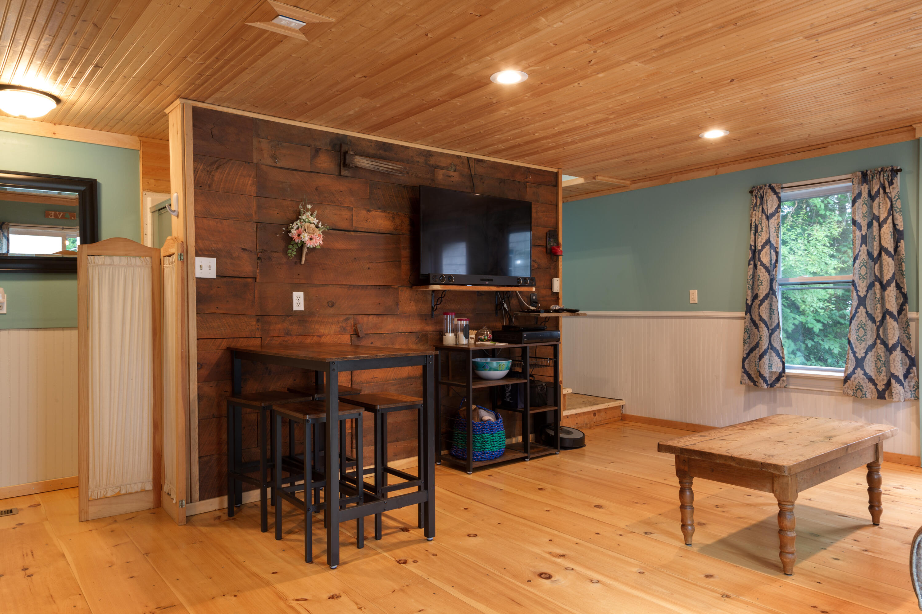 76 Cottage Road Windham, ME 04062 - Photo 18 of 32 Living Area - Studio