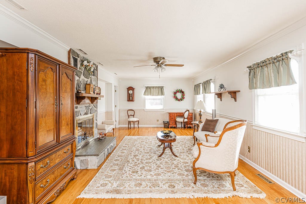 18162 Teman Road Beaverdam, VA 23015 - Photo 8 of 47 a living room with furniture and a rug