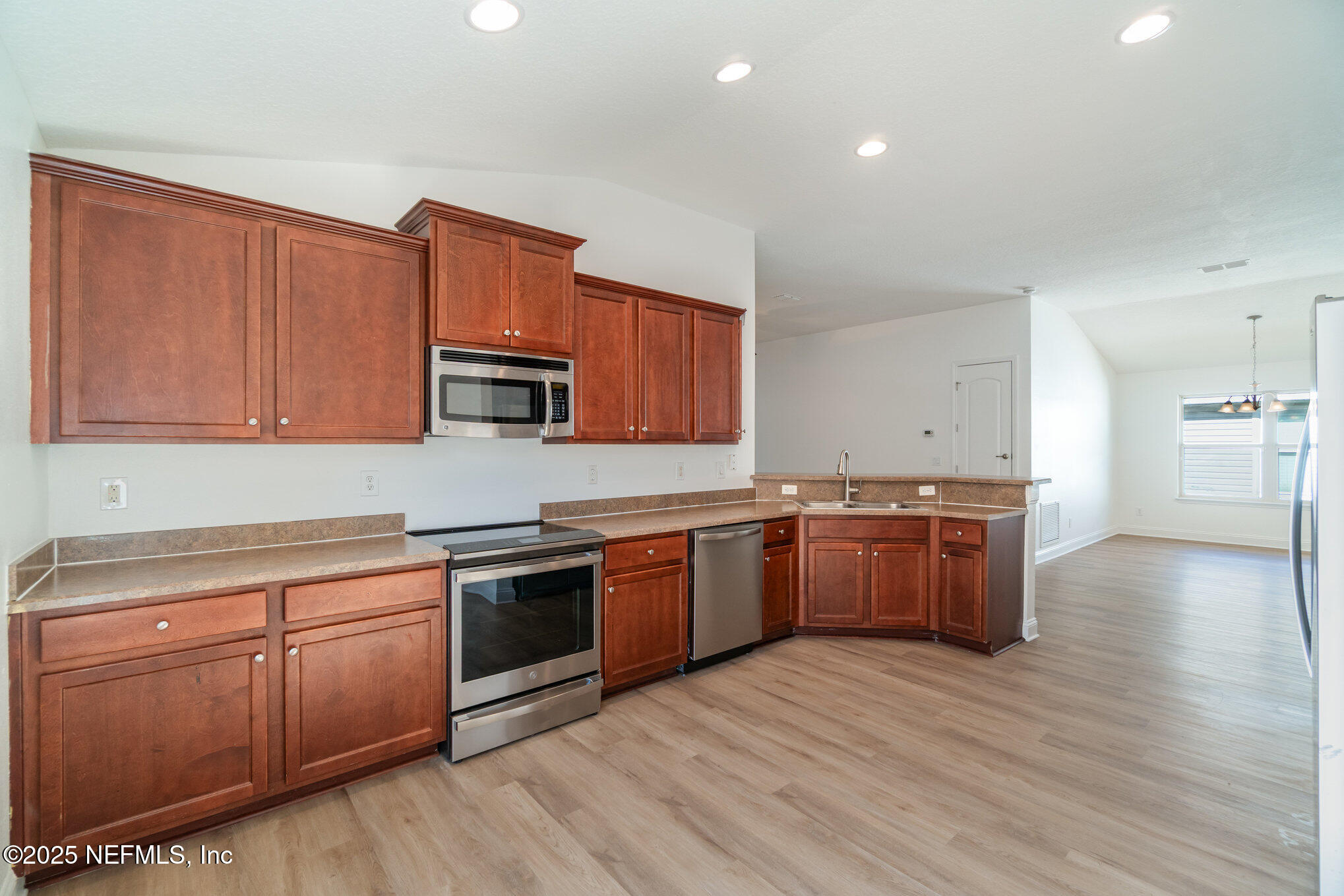 5840 Round Table Road Jacksonville, FL 32254 - Photo 12 of 27 011_ndp02595-edit_663