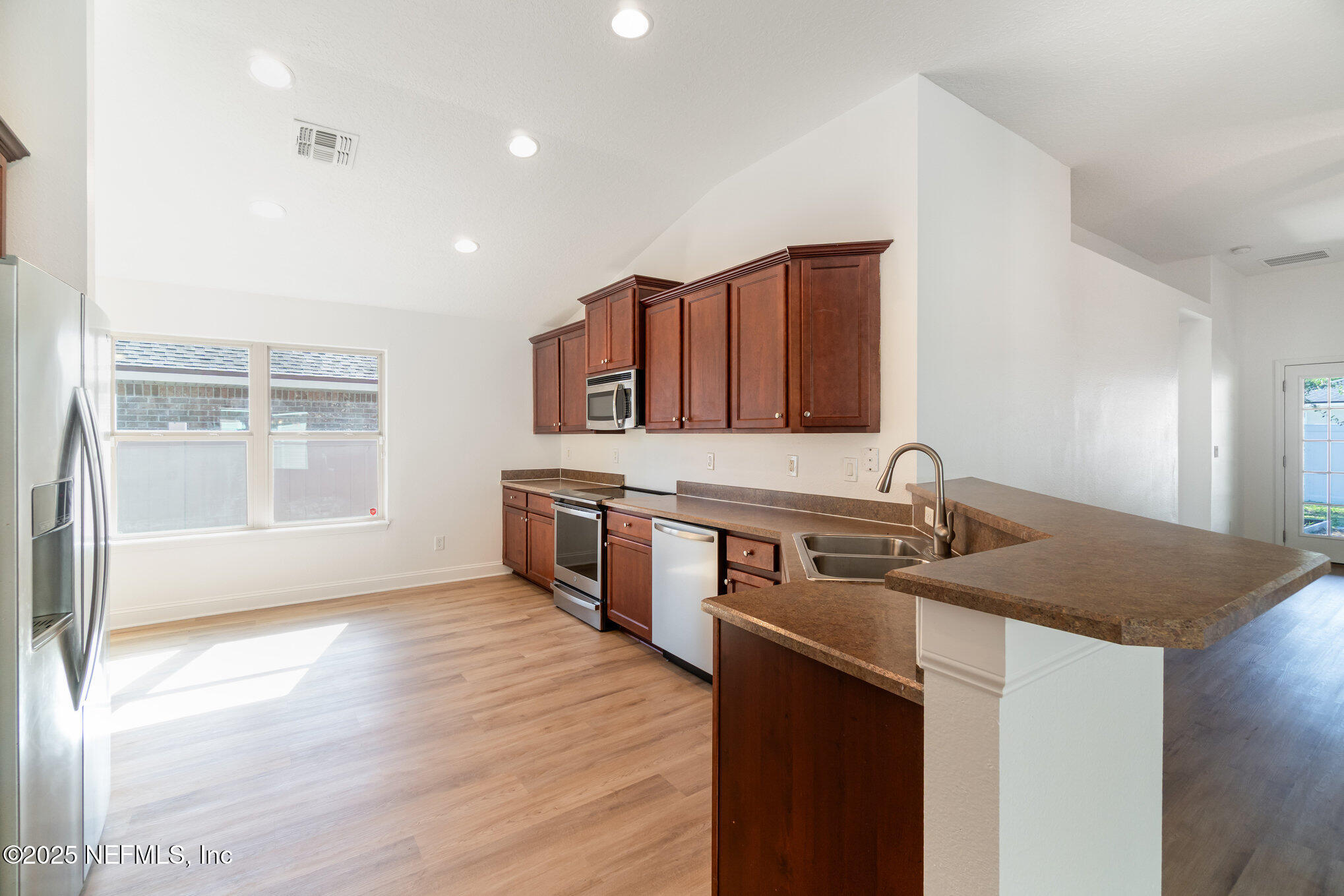 5840 Round Table Road Jacksonville, FL 32254 - Photo 13 of 27 012_ndp02598-edit_233