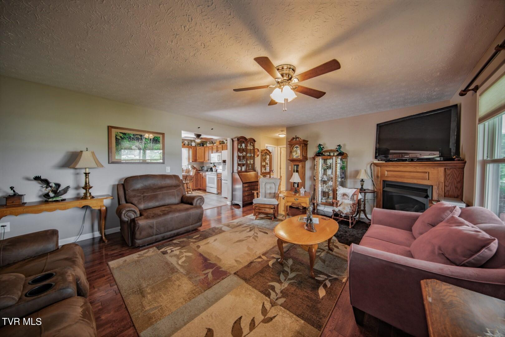 1109 Caleb Lane Newport, TN 37821 - Photo 14 of 40 10