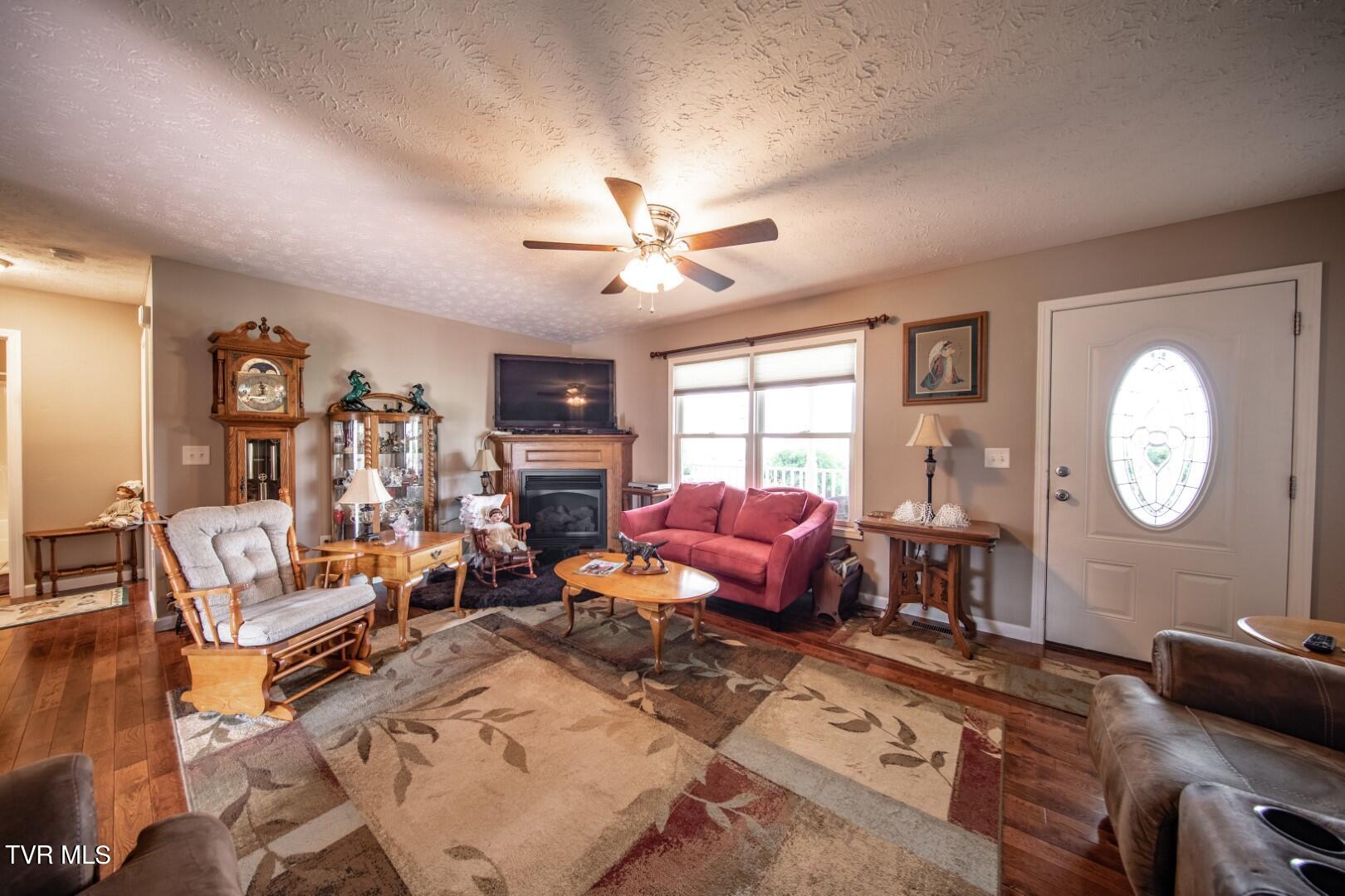 1109 Caleb Lane Newport, TN 37821 - Photo 15 of 40 11