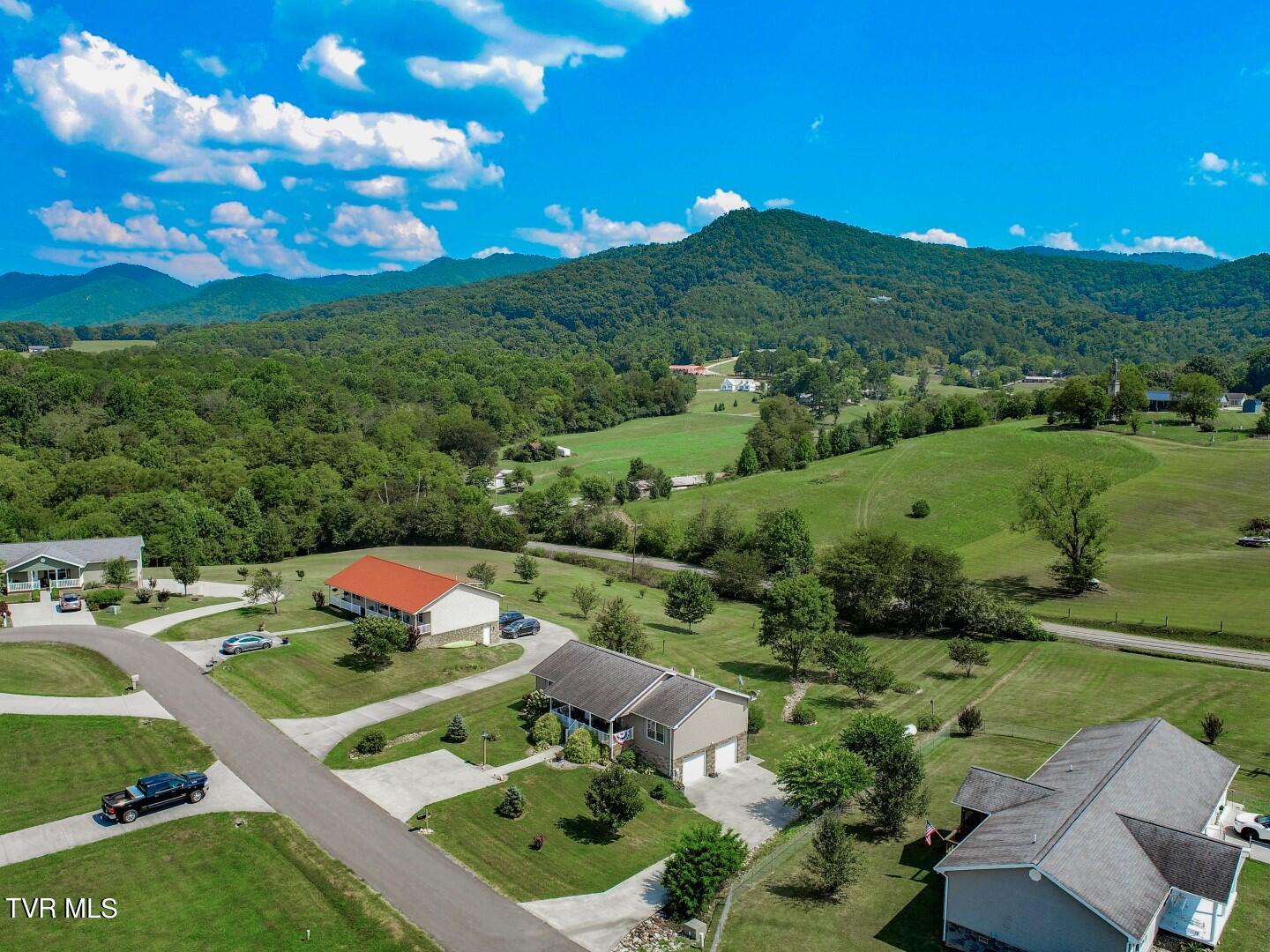 1109 Caleb Lane Newport, TN 37821 - Photo 37 of 40 32