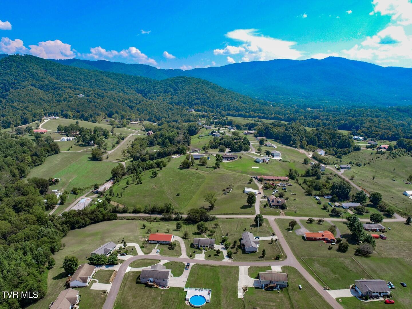 1109 Caleb Lane Newport, TN 37821 - Photo 39 of 40 34