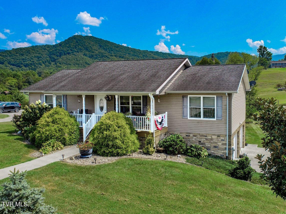 1109 Caleb Lane Newport, TN 37821 - Photo 5 of 40 5.5ps