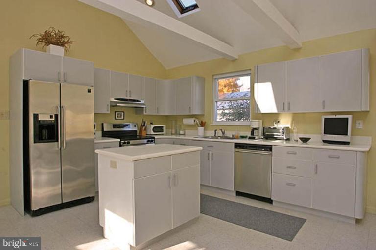 8105 Ventnor Road Pasadena, MD 21122 - Photo 10 of 26 Kitchen #2