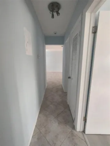 $2,000 | 3030 Northeast 5th Terrace, Unit 11, Wilton Manors, FL 33334