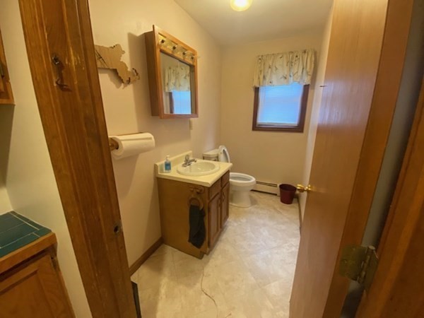 35 Wall Street, Unit D Worcester, MA 01604 - Photo 8 of 12 a utility room with dryer and washer