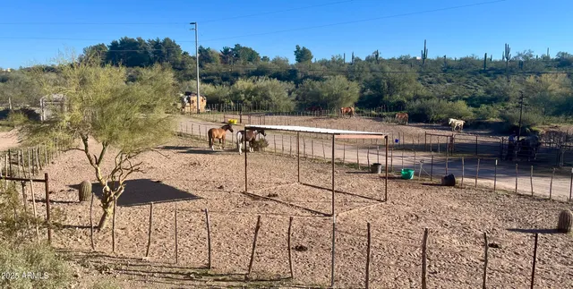 $435,000 | 42710 Highway 60, Morristown, AZ 85342