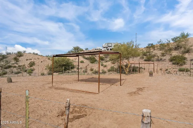 $435,000 | 42710 Highway 60, Morristown, AZ 85342