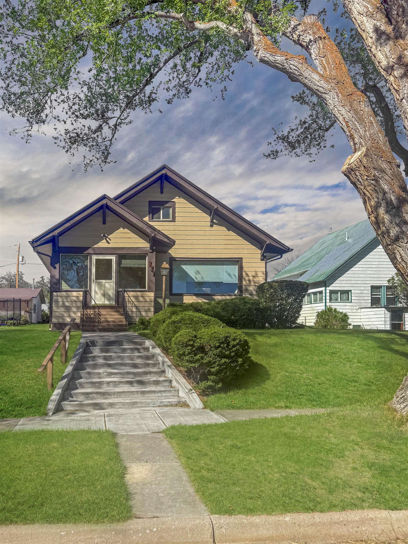 837 Summit Street Evanston, WY 82930 - Photo 1 of 22