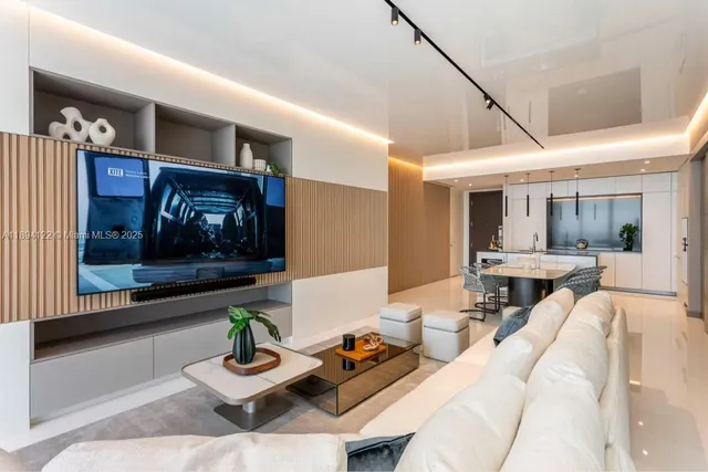 $21,000 | 300 Biscayne Blvd Way, Unit 4105W, Miami, FL 33131