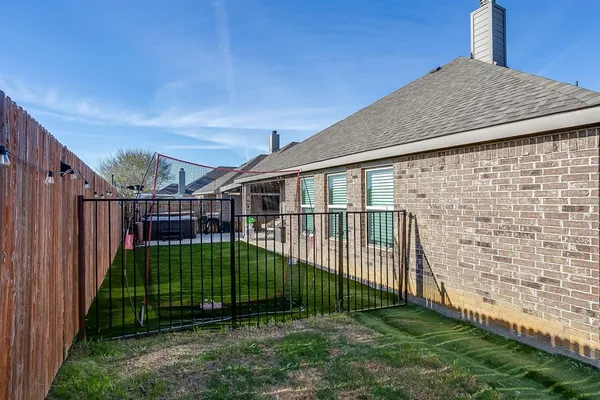 $390,000 | 709 Waterford Way, Joshua, TX 76058