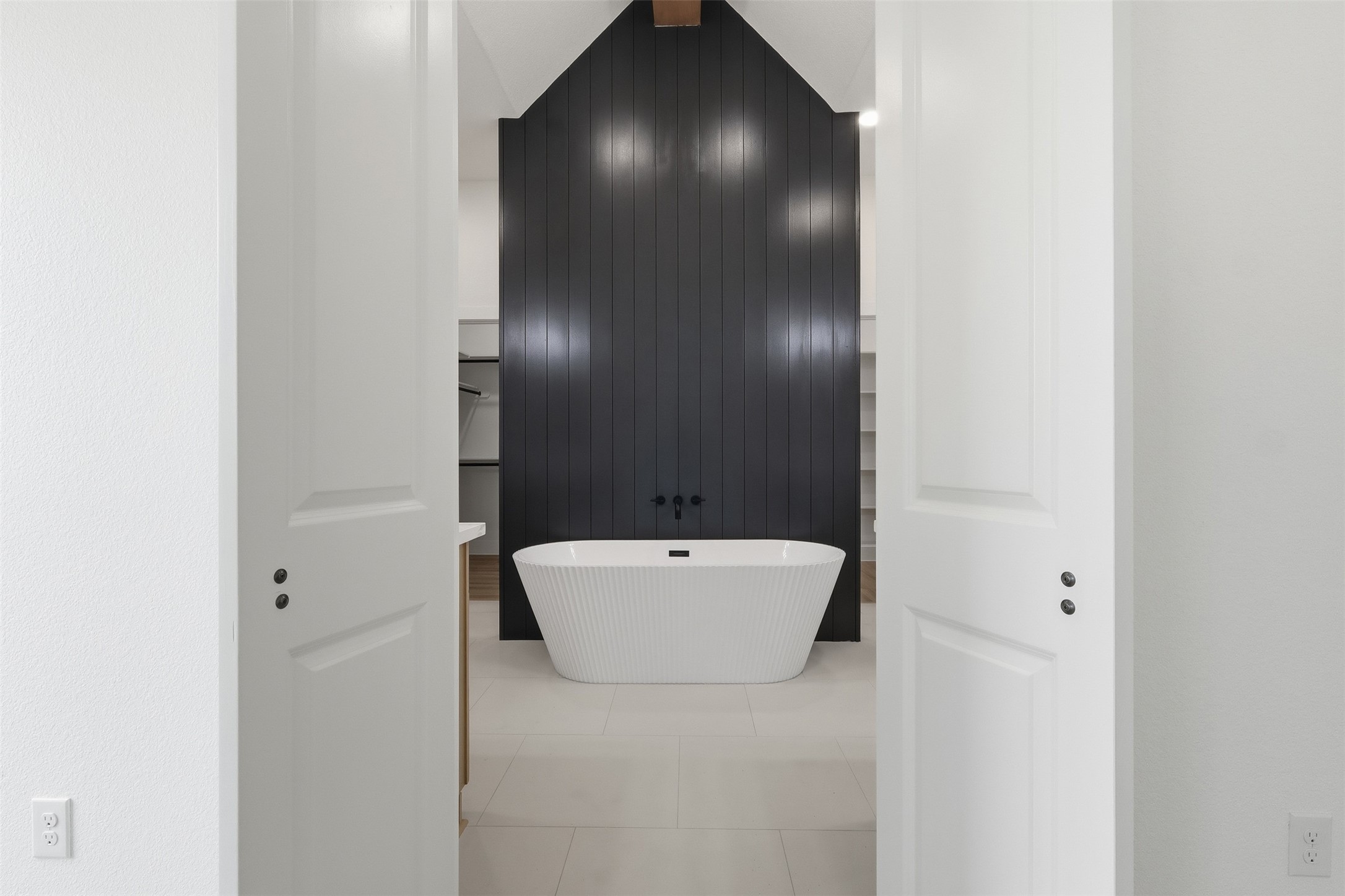 467 Springfield Drive Angleton, TX 77515 - Photo 17 of 42 a bathroom with a sink and mirror