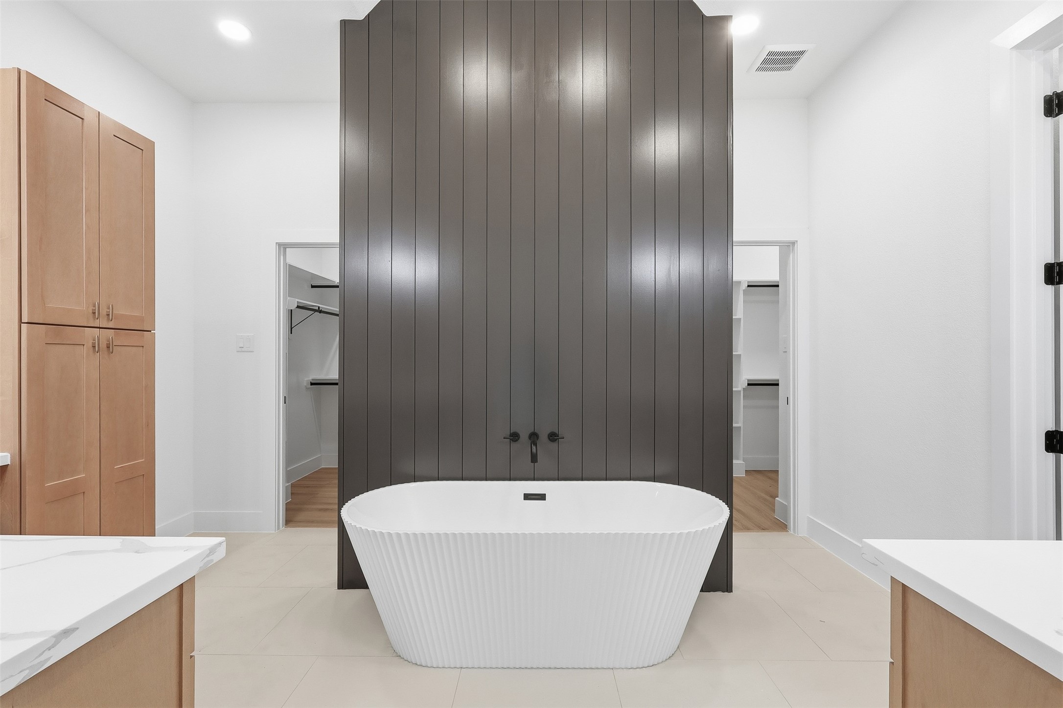 467 Springfield Drive Angleton, TX 77515 - Photo 18 of 42 a bathroom with a bathtub and shower