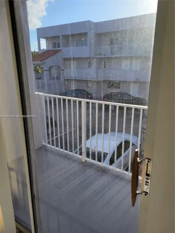 a view of utility room