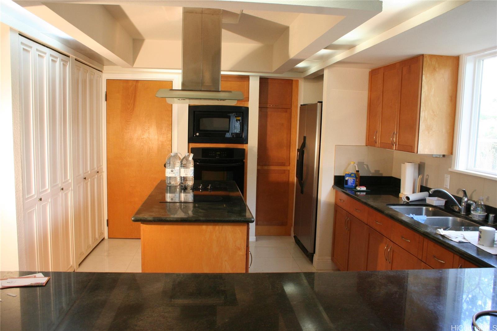 2138 Laukahi Street Honolulu, HI 96821 - Photo 3 of 16