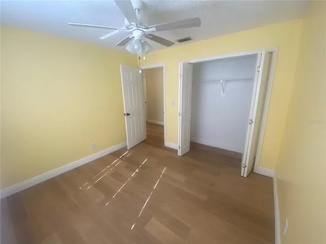 a view of empty room with window