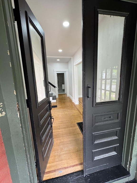 86 Amherst Street Springfield, MA 01109 - Photo 4 of 38