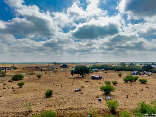 $159,900 | 525 County Road 2645, Moore, TX 78057