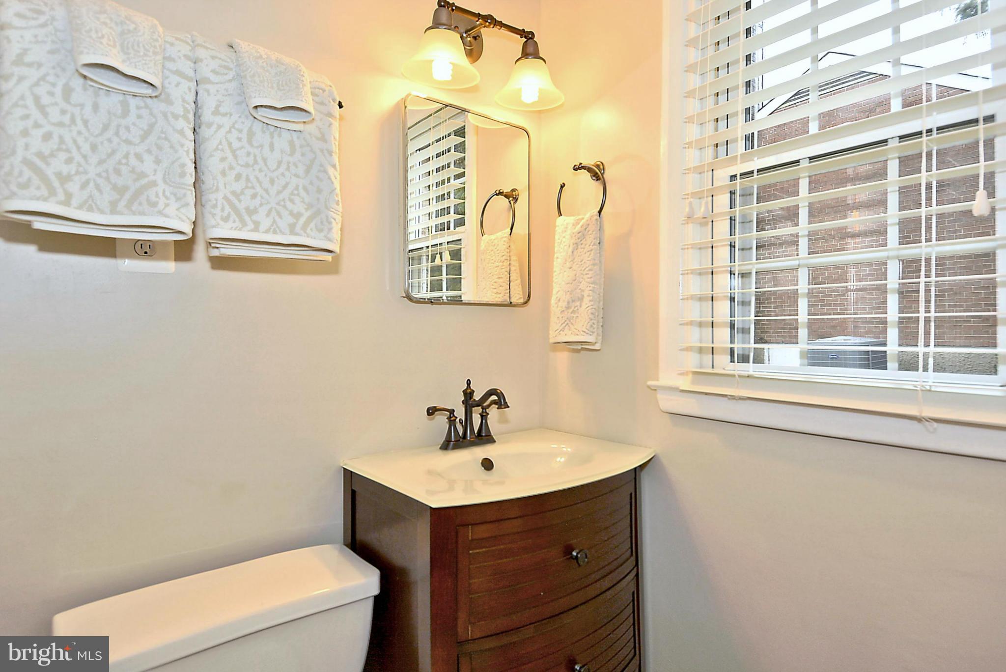 904 Breezewick Road Towson, MD 21286 - Photo 18 of 30 Bath (Master)