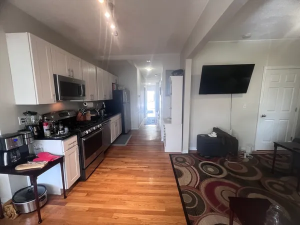 $3,100 | 50 Oliver Street, Unit A, Somerville, MA 02145
